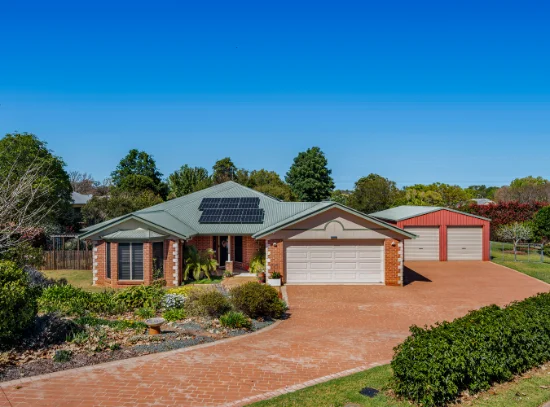 11 Mclachlan Drive, Highfields, Qld 4352 - Sold