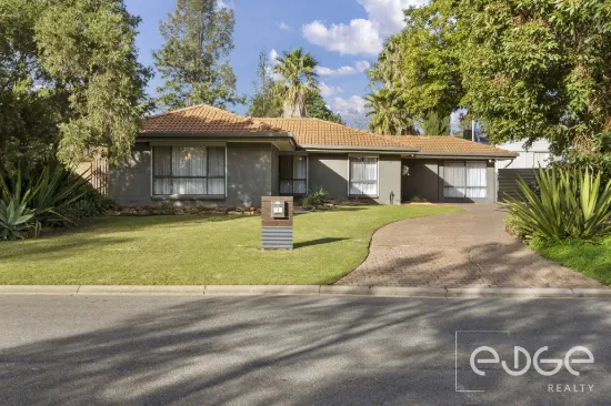 11 Mildera Crescent, Craigmore, SA 5114