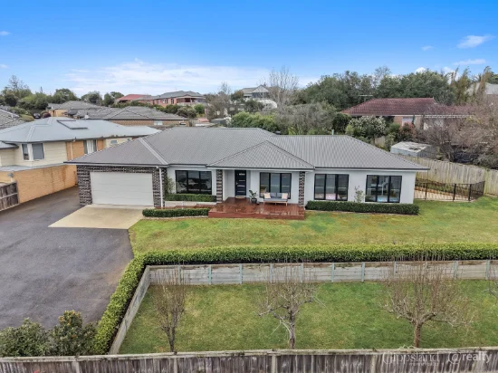 11 Monica Drive, Drouin, Vic 3818