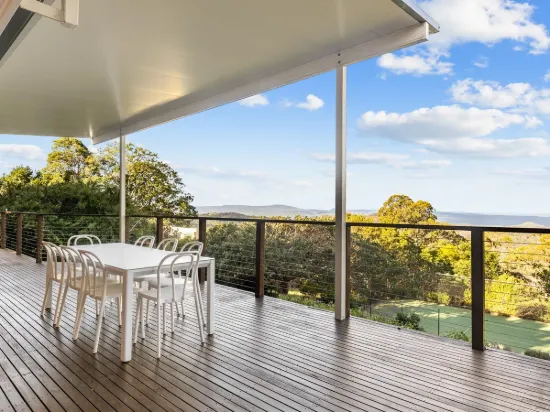 11 Murphys Creek Road, Blue Mountain Heights, Qld 4350