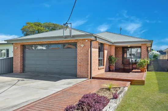 11 Nelson Street, Umina Beach, NSW 2257