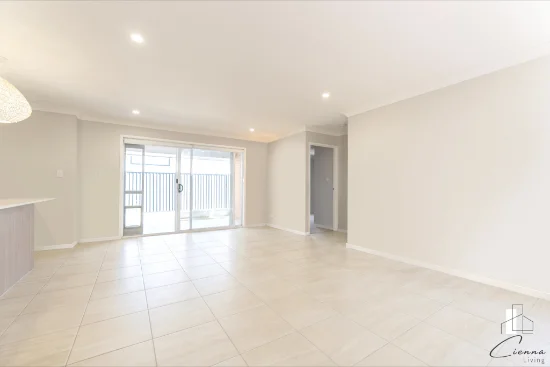 11 Niche Glade Circuit, Maudsland, Qld 4210