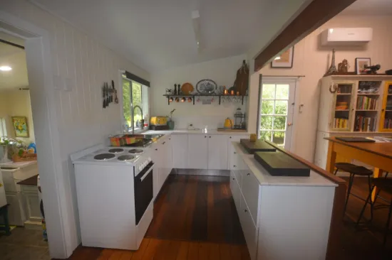 11 Oak Street, Millaa Millaa, Qld 4886