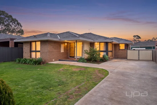 11 Perry Close, Melton, Vic 3337