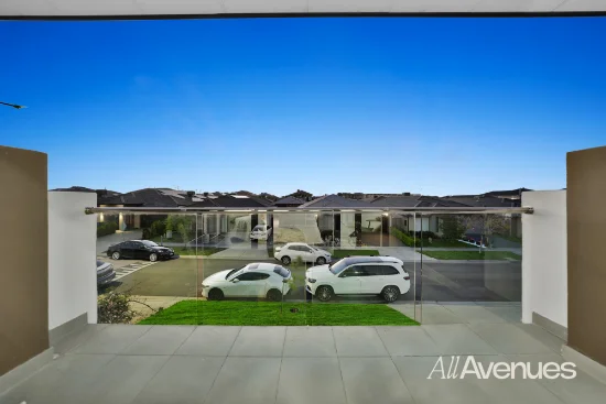11 Rathberry Circuit, Clyde North, Vic 3978