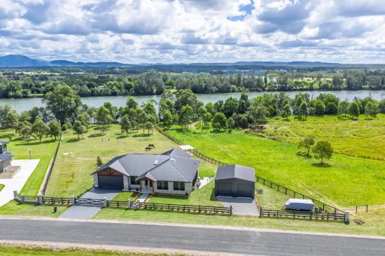 11 Riviera Place, Sancrox, NSW 2446
