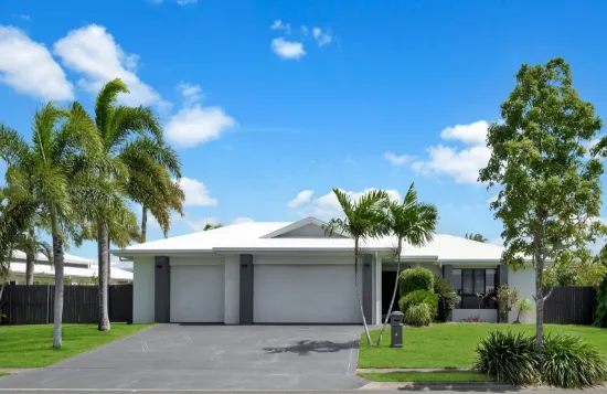 11 Royal Boulevard, Glenella, Qld 4740