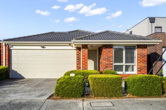 11 Saloon Circuit, Clyde North, Vic 3978