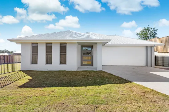 11 Scarlet Moon Court, Southside QLD 4570-Image