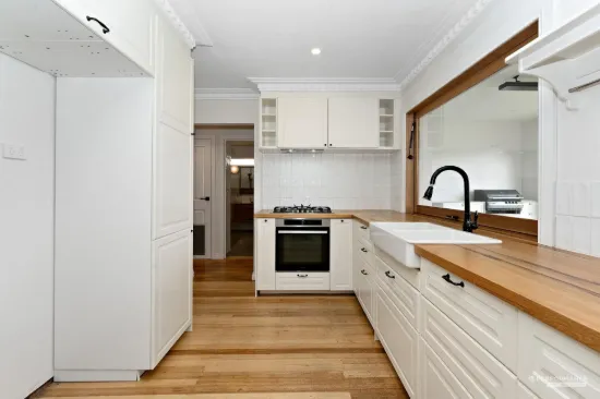 11 Sharpes Road, Watsonia North, Vic 3087