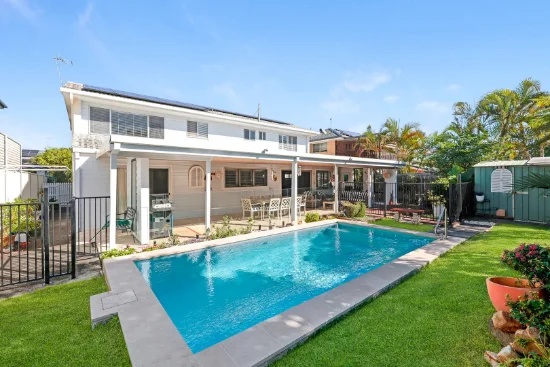 11 Shoveller Ave, Paradise Point, Qld 4216