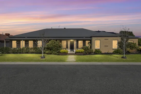 11 Sidney Nolan Place, Pakenham, Vic 3810