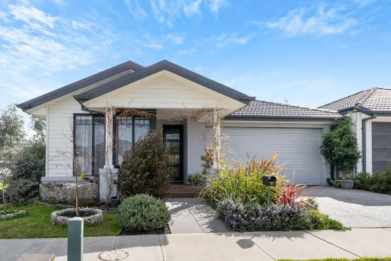 11 Sodium Street, Kalkallo VIC 3064 - For Rent
