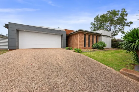 11 Sportsman Drive, Kleinton, Qld 4352