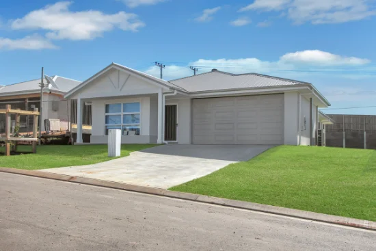 11 Staghorn Street, Thrumster, NSW 2444