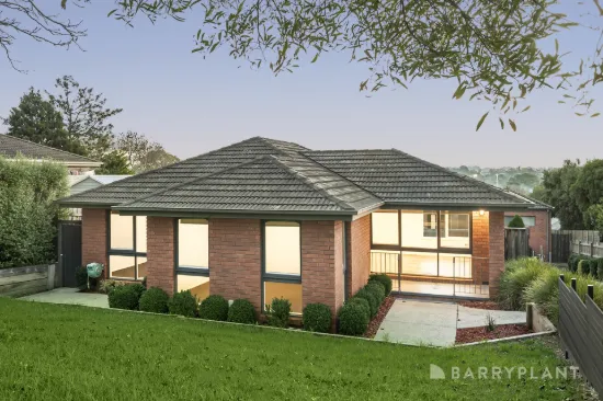 11 Sugarloaf Drive, Chirnside Park, Vic 3116