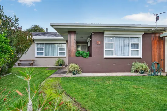 11 Swain Road, Victor Harbor, SA 5211