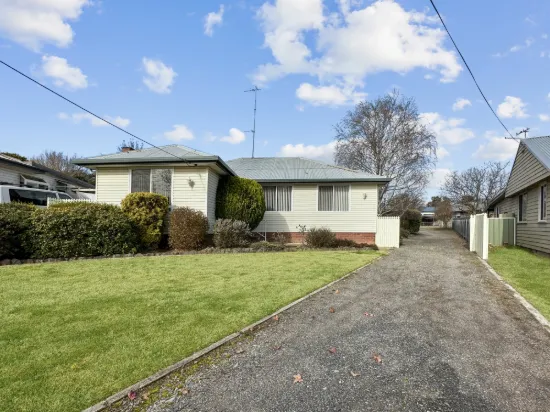 11 Tara Place, Goulburn, NSW 2580