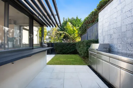 11 Taylor Street, North Curl Curl, NSW 2099
