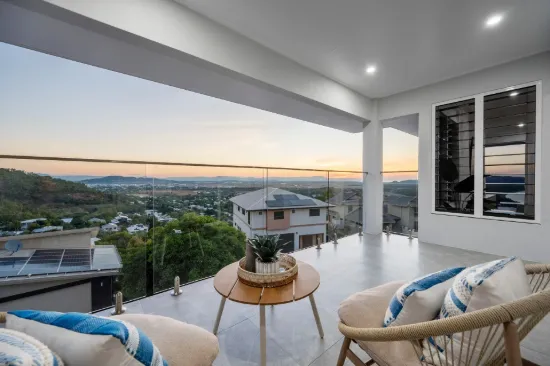 11 The Point, Castle Hill, Qld 4810-Image