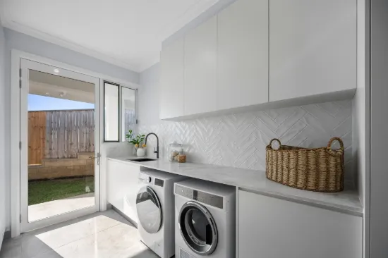 11 The Point, Castle Hill, Qld 4810-Image