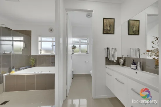 11 The Promenade, Boyne Island, Qld 4680-Image