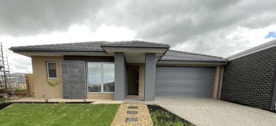 11 Varia Street, Tarneit, Vic 3029 - For Rent