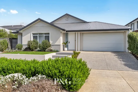 11 Watercolour Boulevard, Clyde North, Vic 3978