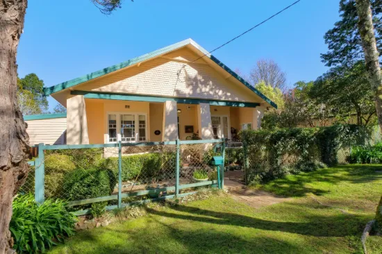 11 Westbourne Avenue, Wentworth Falls, NSW 2782