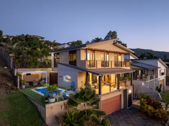 11 Whitehaven Crescent, Cannonvale, Qld 4802