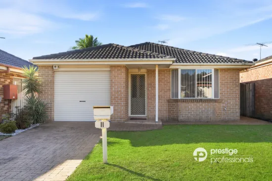 11 Woolmers Court, Wattle Grove, NSW 2173