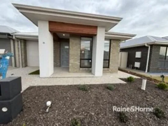 11 Young Court, Munno Para West, SA 5115