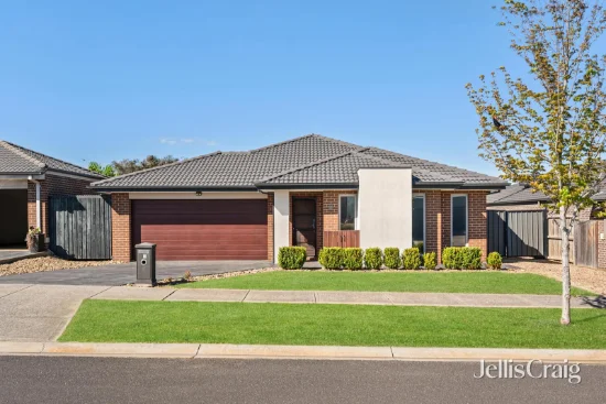 11 Zenith Road, Beveridge, Vic 3753