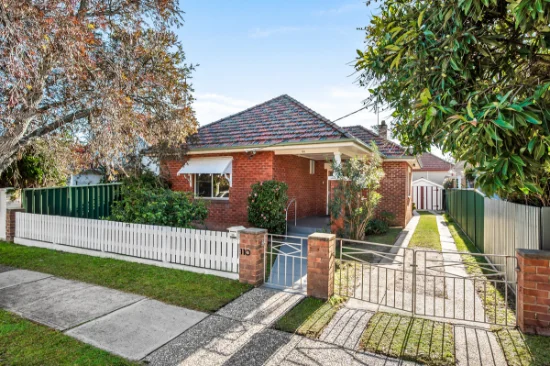 110 Kemp Street, Hamilton South, NSW 2303