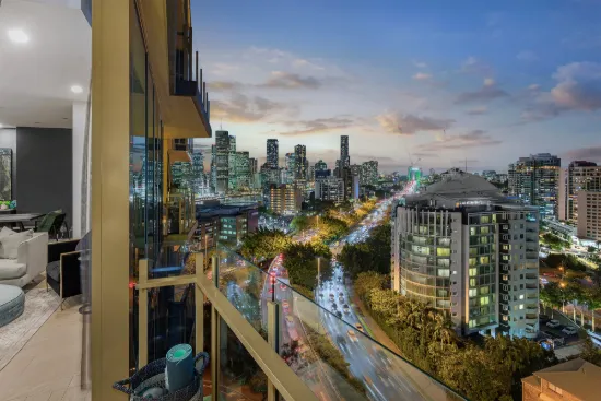 1108/25 Shafston Avenue, Kangaroo Point, Qld 4169-Image