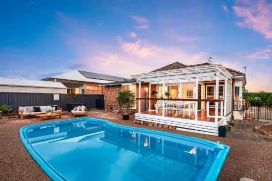 111 Gordon Avenue, Hamilton South, NSW 2303