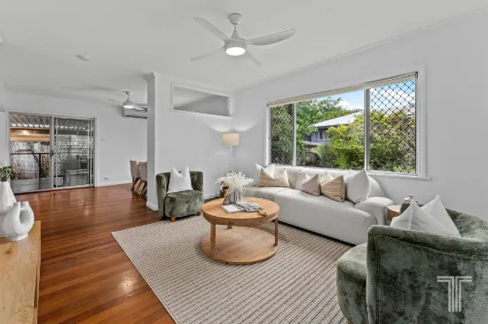 111 Nursery Road, Holland Park West, Qld 4121