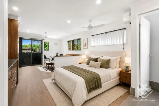 112 Blackstone Road, Silkstone, Qld 4304