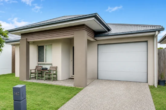 112 Napier Citcuit, Silkstone QLD 4304-Image
