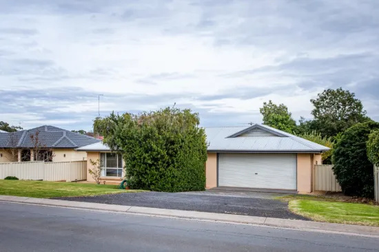 114 Cedar Avenue, Naracoorte, SA 5271