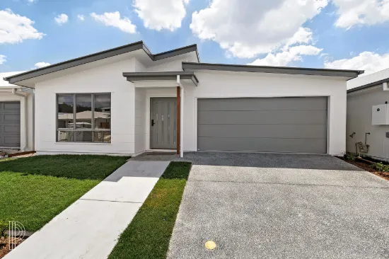 116 Blossom Circuit, Deebing Heights, Qld 4306