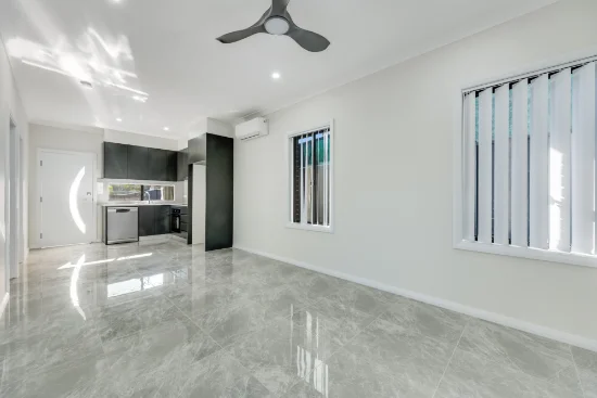 11a Myuna Crescent, Seven Hills, NSW 2147