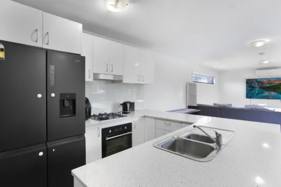 12/301 Princes Highway, Albion Park Rail, NSW 2527