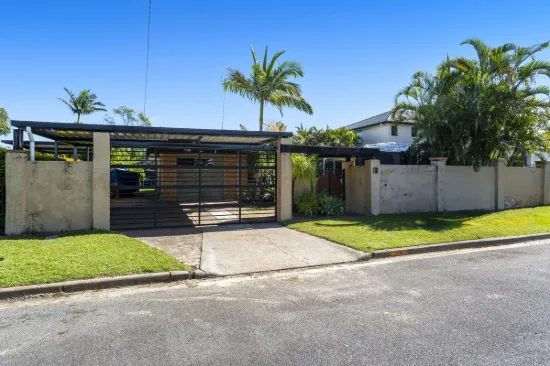 12 Adams Avenue, Miami, Qld 4220