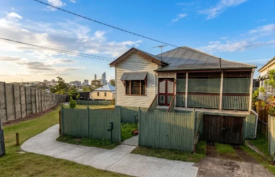 12 Arrow Street, Woolloongabba, Qld 4102