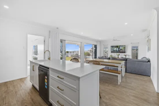 12 Beach House Drive, Lammermoor, Qld 4703-Image