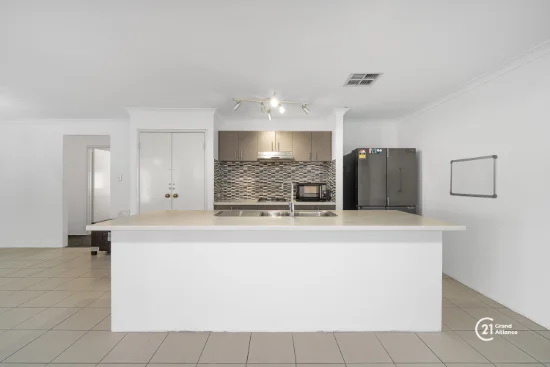 12 Chervil Bend, Wattle Grove, WA 6107