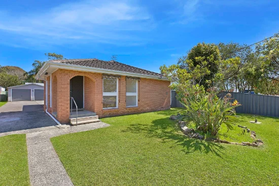 12 Clare Crescent, Berkeley Vale NSW 2261-Image