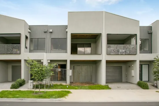 12 Creek Esplanade, Donnybrook, Vic 3064