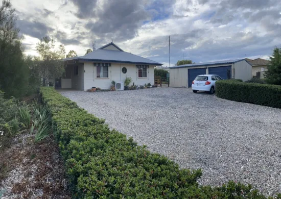 12 Curlew Street, Meringandan West, Qld 4352